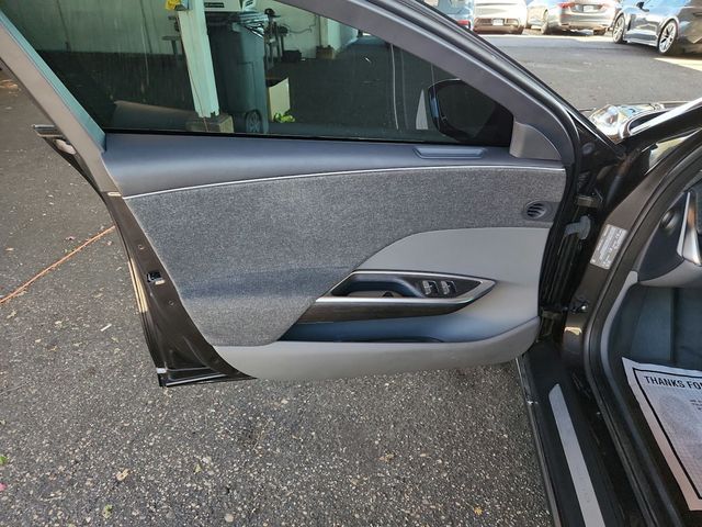 2023 Lucid Air Pure AWD - 22934686 - 24