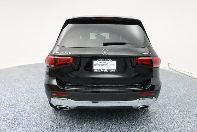 2023 Mercedes-Benz GLB GLB 250 4MATIC SUV with Premium Package & Panorama Roof - 22939470 - 3