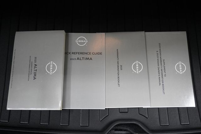 2023 Nissan Altima 2.5 SV Sedan - 22903539 - 18