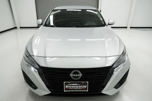 2023 Nissan Altima 2.5 SV Sedan - 22903539 - 1