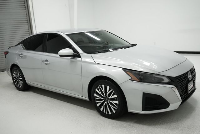 2023 Nissan Altima 2.5 SV Sedan - 22903539 - 2