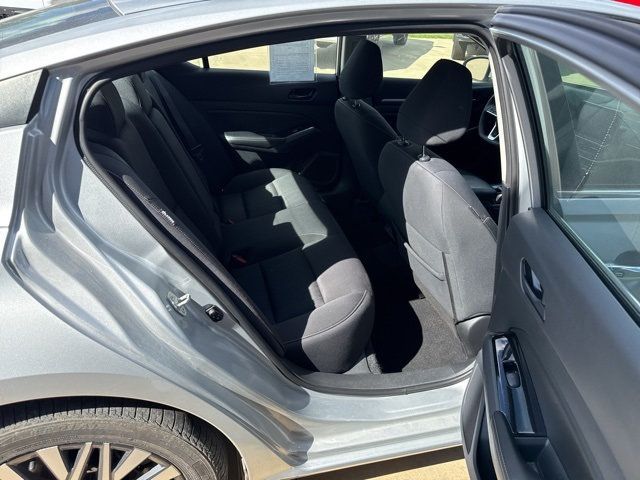 2023 Nissan Altima 2.5 SV Sedan - 22922474 - 10