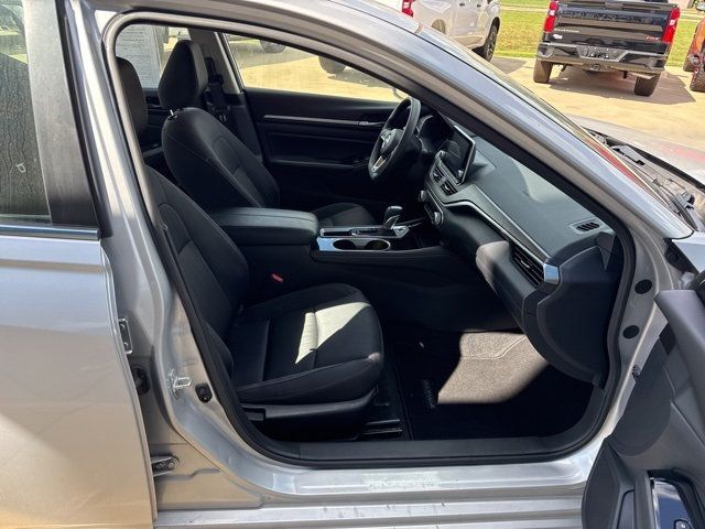 2023 Nissan Altima 2.5 SV Sedan - 22922474 - 11