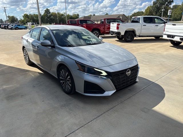 2023 Nissan Altima 2.5 SV Sedan - 22922474 - 1