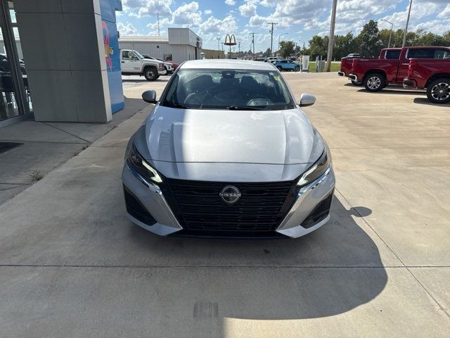 2023 Nissan Altima 2.5 SV Sedan - 22922474 - 2