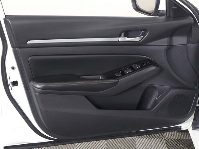 2023 Nissan Altima 2.5 SV Sedan - 22918099 - 18