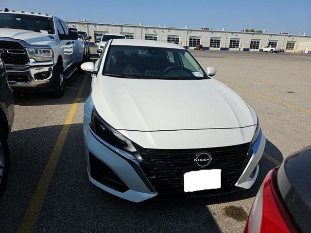 2023 Nissan Altima 2.5 SV Sedan - 22918099 - 2