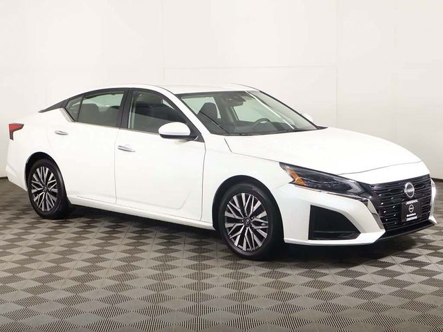 2023 Nissan Altima 2.5 SV Sedan - 22918099 - 46