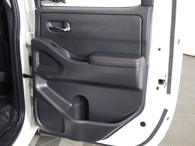 2023 Nissan Frontier Crew Cab 4x4 PRO-4X Automatic - 22921787 - 28
