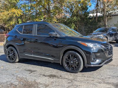 2023 Nissan Kicks SR's photo