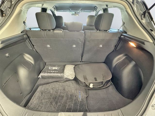 2023 Nissan Leaf S Hatchback - 22880493 - 18