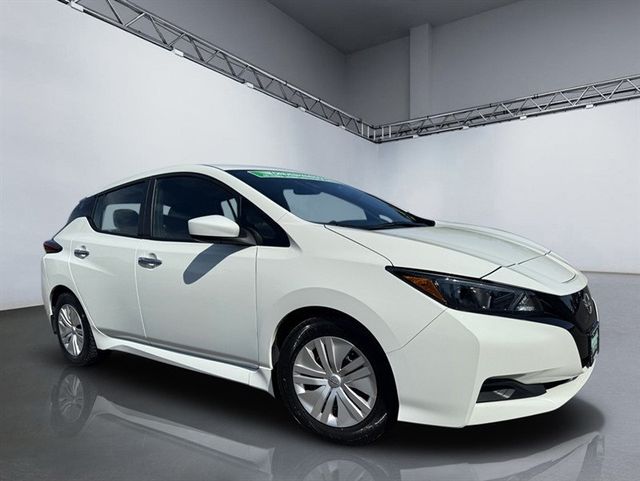 2023 Nissan Leaf S Hatchback - 22880494 - 23