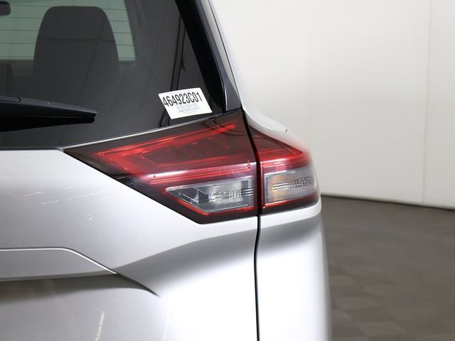 2023 Nissan Rogue AWD SV - 22935618 - 13