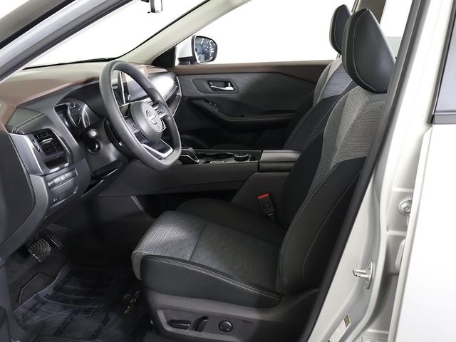 2023 Nissan Rogue AWD SV - 22935618 - 28