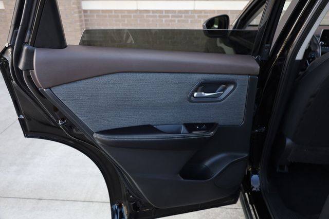 2023 Nissan Rogue AWD SV - 22866432 - 17