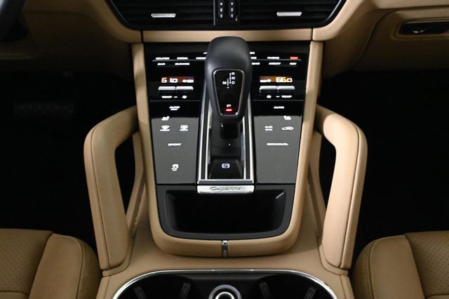 2023 Porsche Cayenne Platinum Edition - 22925199 - 16