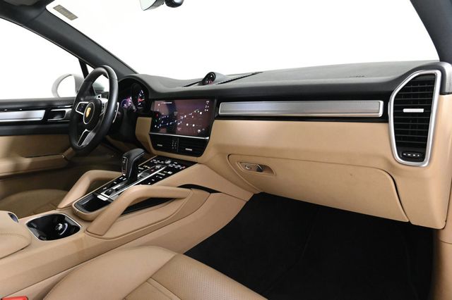 2023 Porsche Cayenne Platinum Edition - 22925199 - 17