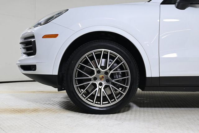 2023 Porsche Cayenne Platinum Edition - 22925199 - 29