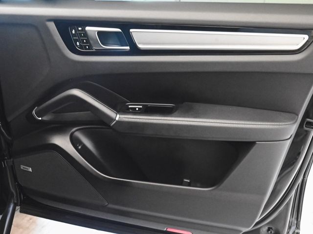 2023 Porsche Cayenne Platinum Edition - 22910725 - 10