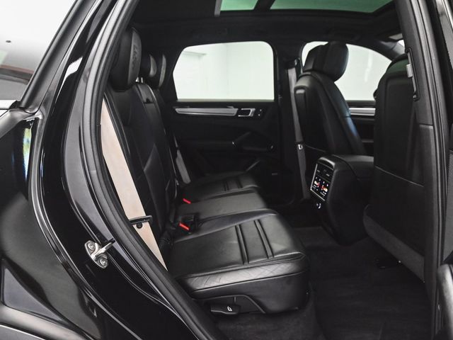 2023 Porsche Cayenne Platinum Edition - 22910725 - 29