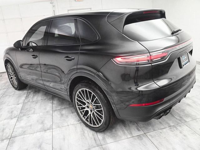 2023 Porsche Cayenne Platinum Edition - 22910725 - 3