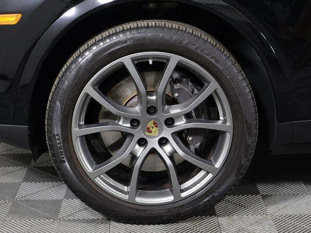 2023 Porsche Cayenne Platinum Edition - 22928362 - 25
