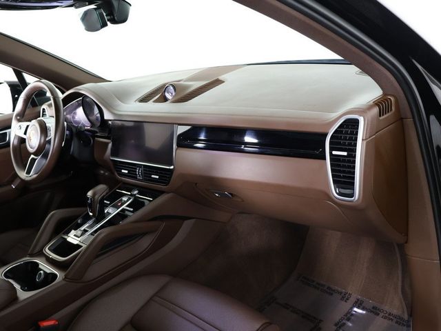 2023 Porsche Cayenne Platinum Edition - 22928362 - 31