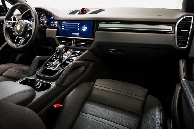 2023 Porsche Cayenne Platinum Edition Coupe - 22890406 - 25