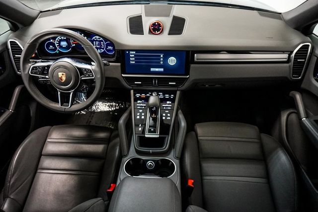 2023 Porsche Cayenne Platinum Edition Coupe - 22890406 - 26