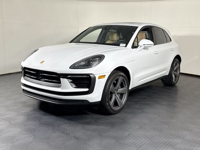 2023 Porsche Macan Base