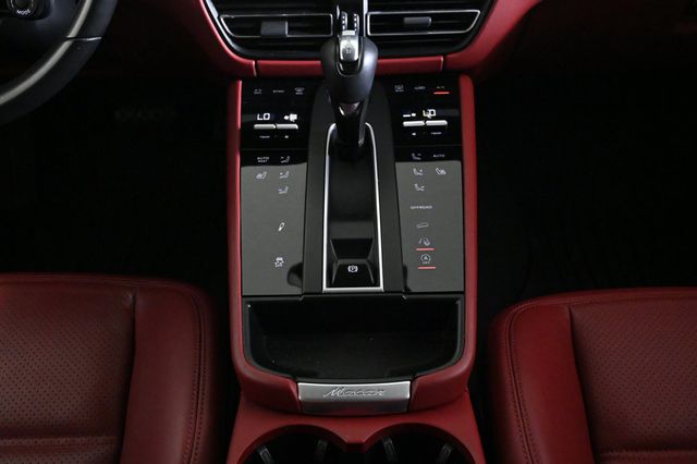 2023 Porsche Macan T - 22908170 - 15