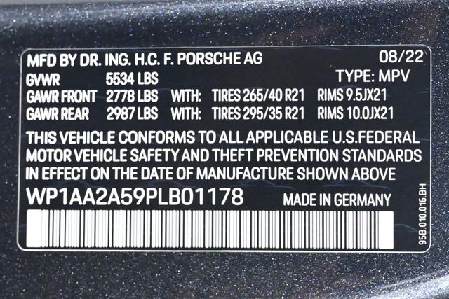 2023 Porsche Macan T - 22908170 - 30