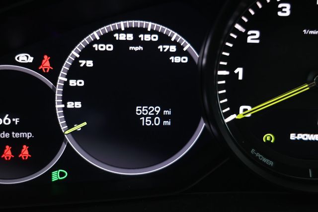 2023 Porsche Panamera 4 E-Hybrid Platinum Edition AWD w/ 21'' Wheels & Rear 2+1 Seats - 22906979 - 13