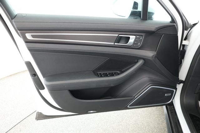 2023 Porsche Panamera 4 E-Hybrid Platinum Edition AWD w/ 21'' Wheels & Rear 2+1 Seats - 22906979 - 8