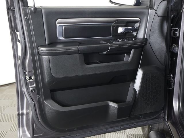 2023 Ram 1500 Classic Warlock 4x4 Crew Cab 5'7" Box - 22924838 - 18