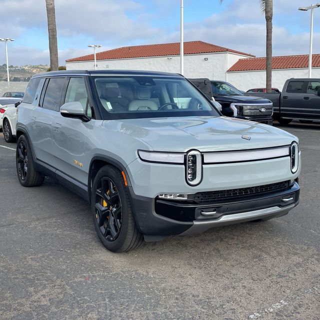 2023 Rivian R1S Adventure/OuadMotor/LargePack/AdaptiveCruiseControl/BlindSpot - 22937609 - 1