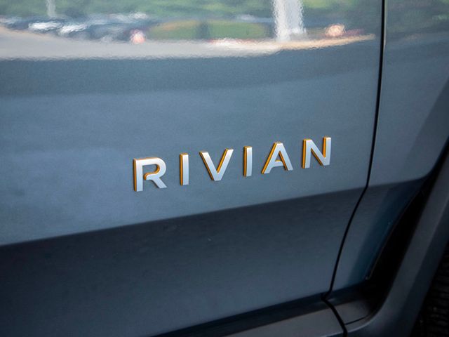 2023 Rivian R1S Adventure Quad-Motor Large Pack - 22871152 - 9