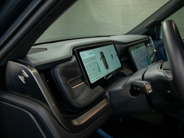 2023 Rivian R1S Adventure Quad-Motor Large Pack - 22871152 - 15