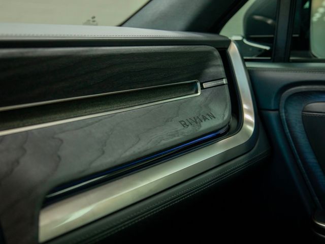 2023 Rivian R1S Adventure Quad-Motor Large Pack - 22871152 - 17