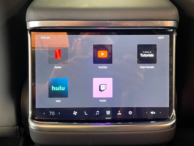 2023 Tesla Model X AWD - 22939352 - 18