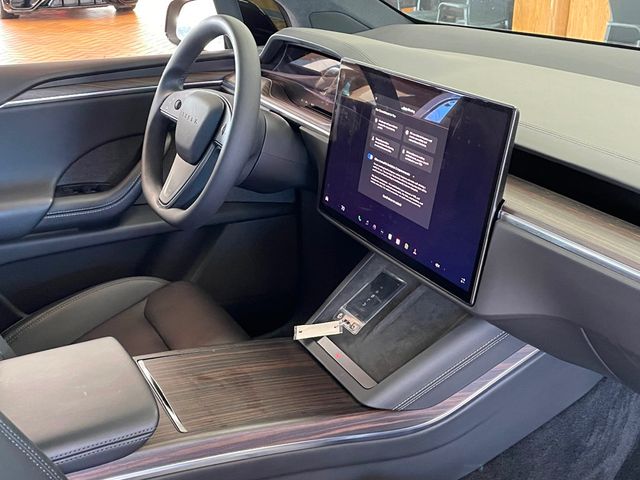 2023 Tesla Model X AWD - 22939352 - 25