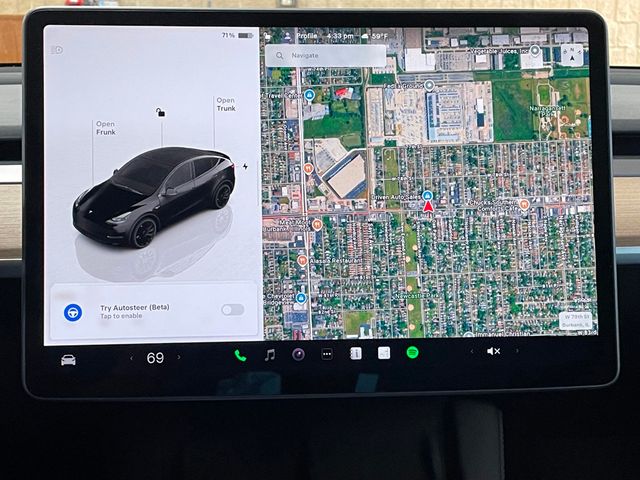 2023 Tesla Model Y Performance AWD - 22938154 - 28