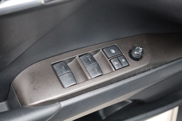 2023 Toyota Camry SE Automatic - 22935932 - 32