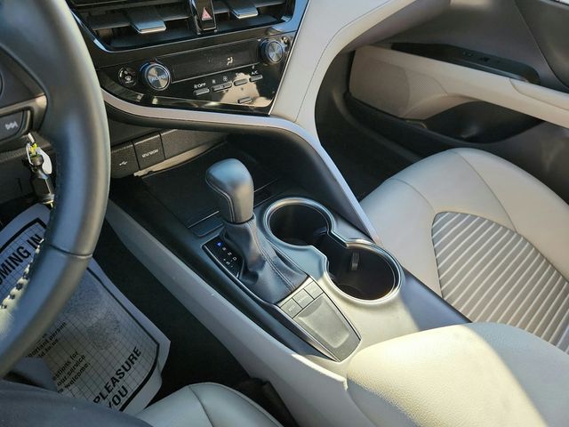 2023 Toyota Camry SE Automatic with Power Moonroof and Blind Spot Monitor - 22935174 - 14