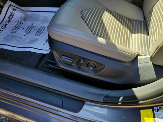 2023 Toyota Camry SE Automatic with Power Moonroof and Blind Spot Monitor - 22935174 - 20