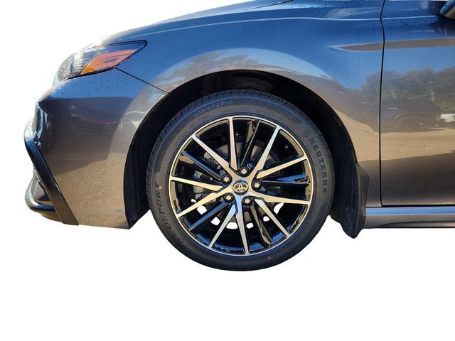 2023 Toyota Camry SE Automatic with Power Moonroof and Blind Spot Monitor - 22935174 - 21