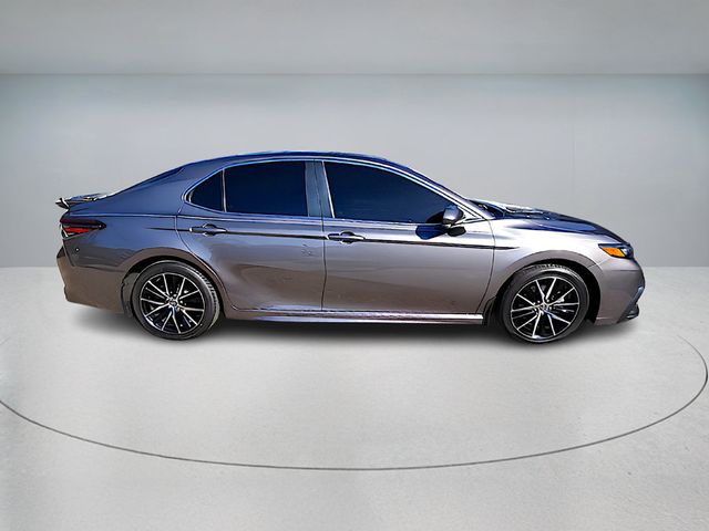 2023 Toyota Camry SE Automatic with Power Moonroof and Blind Spot Monitor - 22935174 - 5