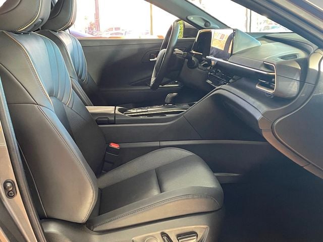 2023 Toyota Crown Limited AWD - 22936197 - 21