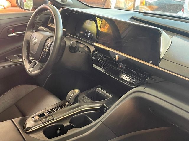 2023 Toyota Crown Limited AWD - 22936197 - 22