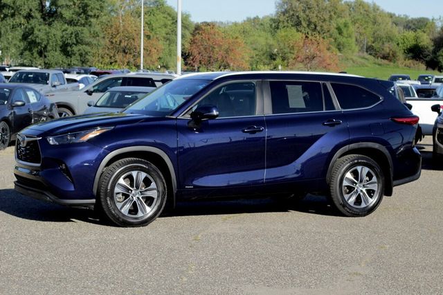 2023 Toyota Highlander ONE OWNER AWD HYBRID XLE W/ LEATHER, POWER MOONROOF - 22915616 - 16